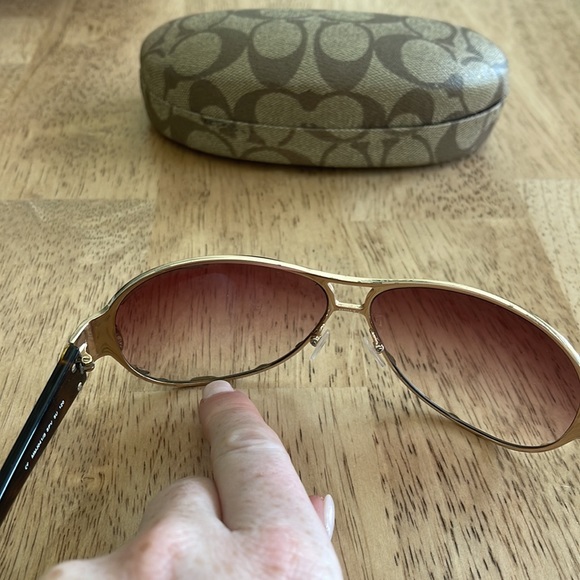 Marc Jacobs Sunglasses W/ Coach Case - Picture 6 of 17